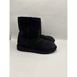Ugg Classic Short Boots Kids Size 1